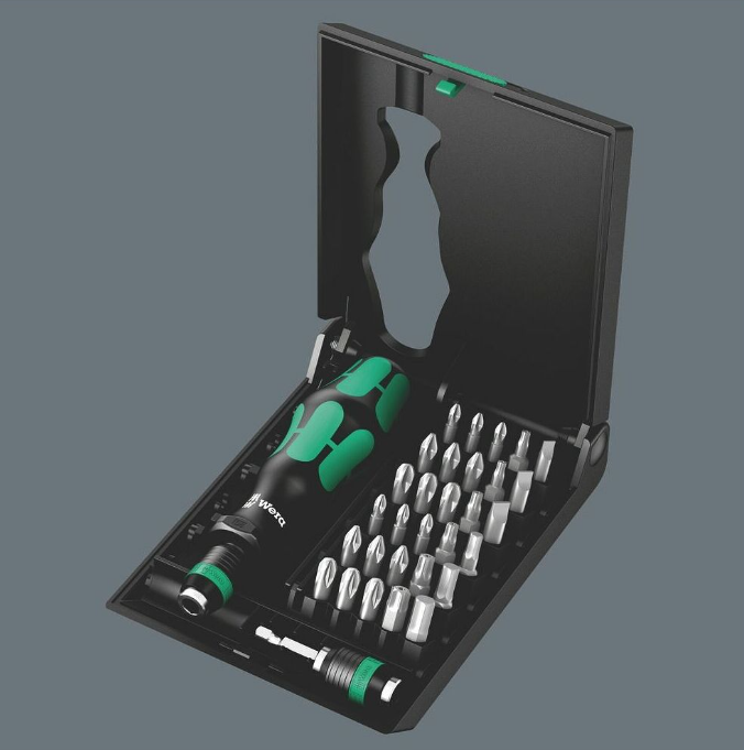 구동공구로 세팅된 비트 32개 M (Bits set with drive tool 32 pieces M)