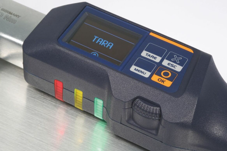 전자 토크/회전 각도 렌치, 플러그인 래칫 포함 (“TWdrive” electronic torque/rotational angle wrench with plug-in ratchet)